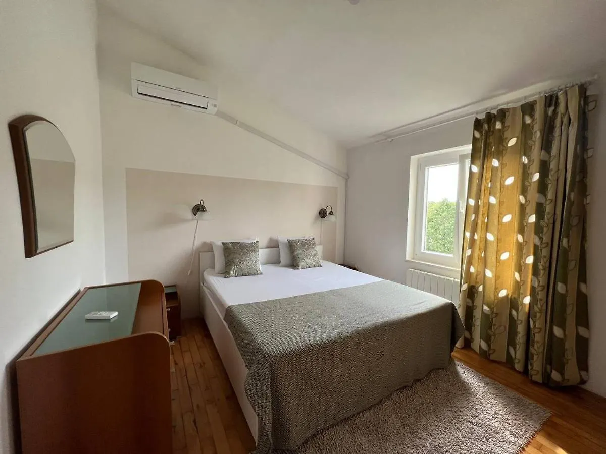 Villa Domus Maria With Swimming Pool And Free Parking Banjole